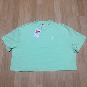 Nike Crop Top